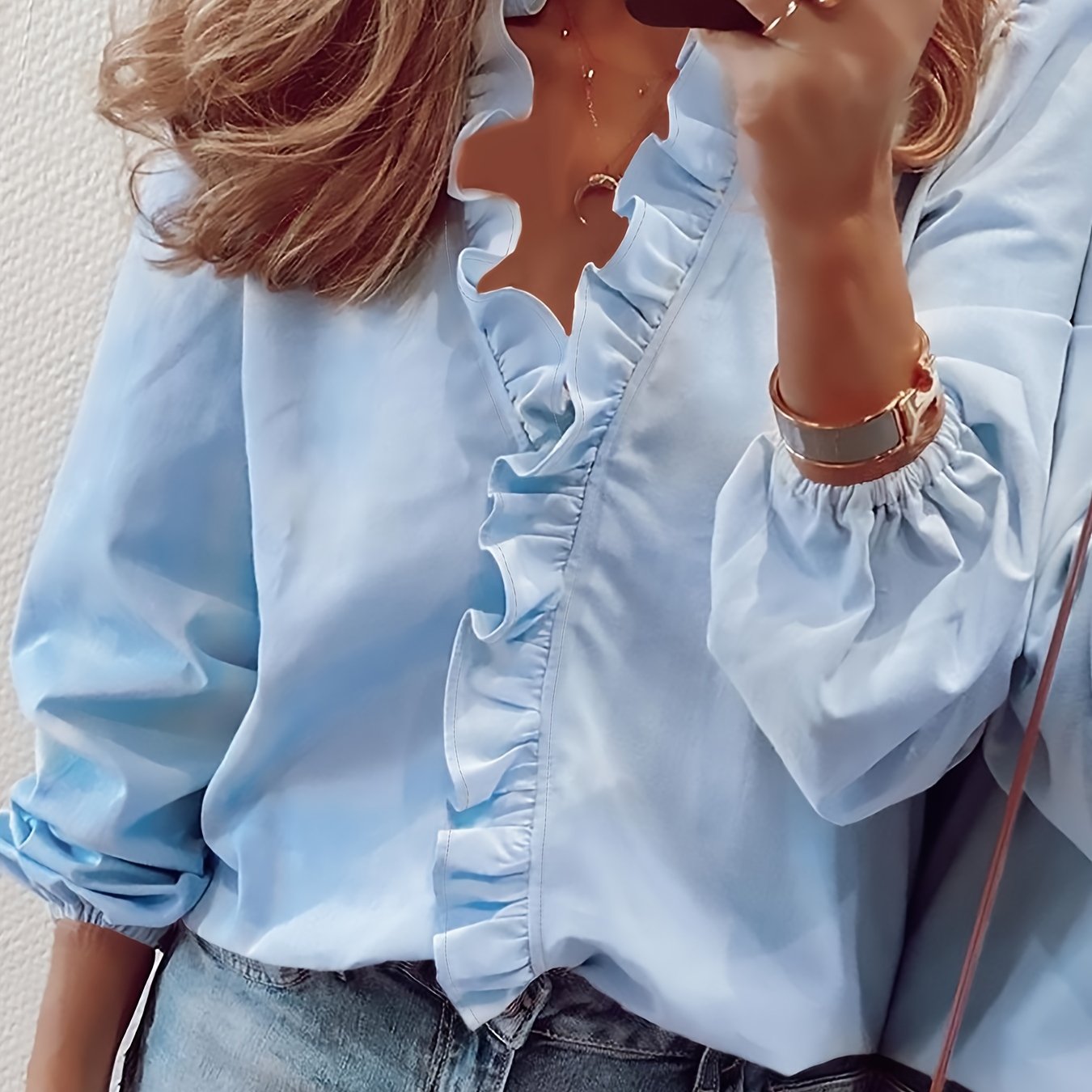 Selira | Rüschige Bluse mit V-Ausschnitt