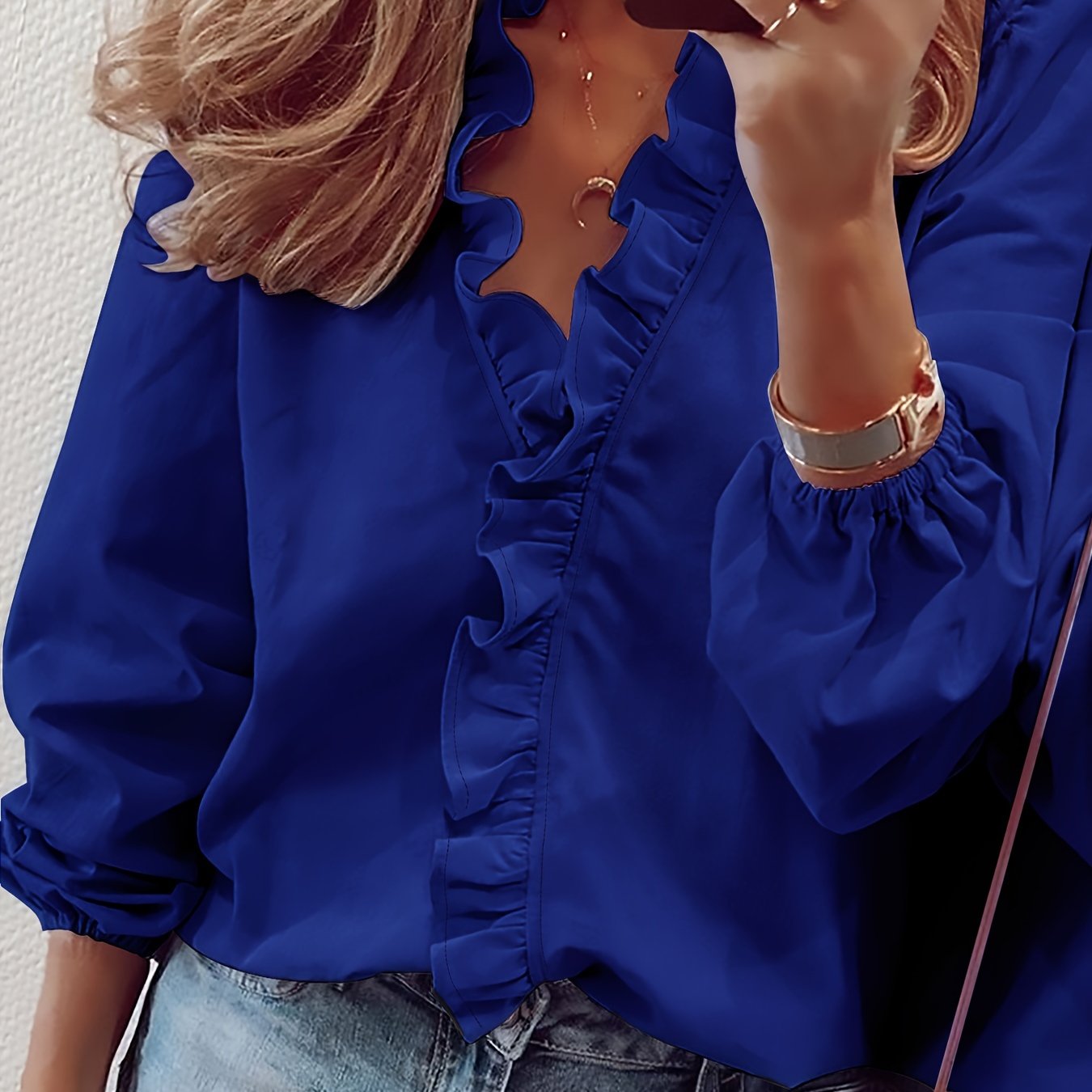 Selira | Rüschige Bluse mit V-Ausschnitt