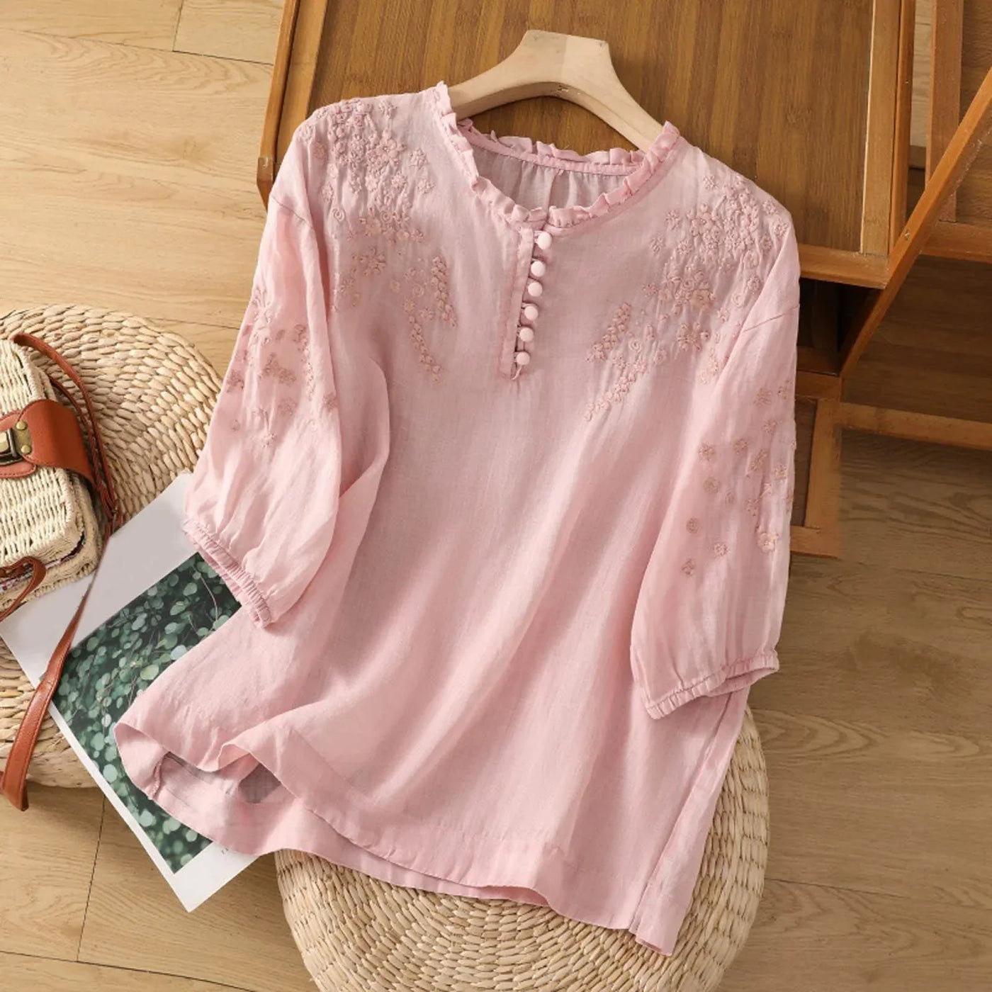 Myrelle | Bestickte Bluse mit Knopfleiste